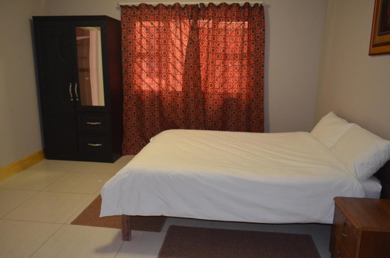 Royal Castle Guest House 빈트후크 외부 사진
