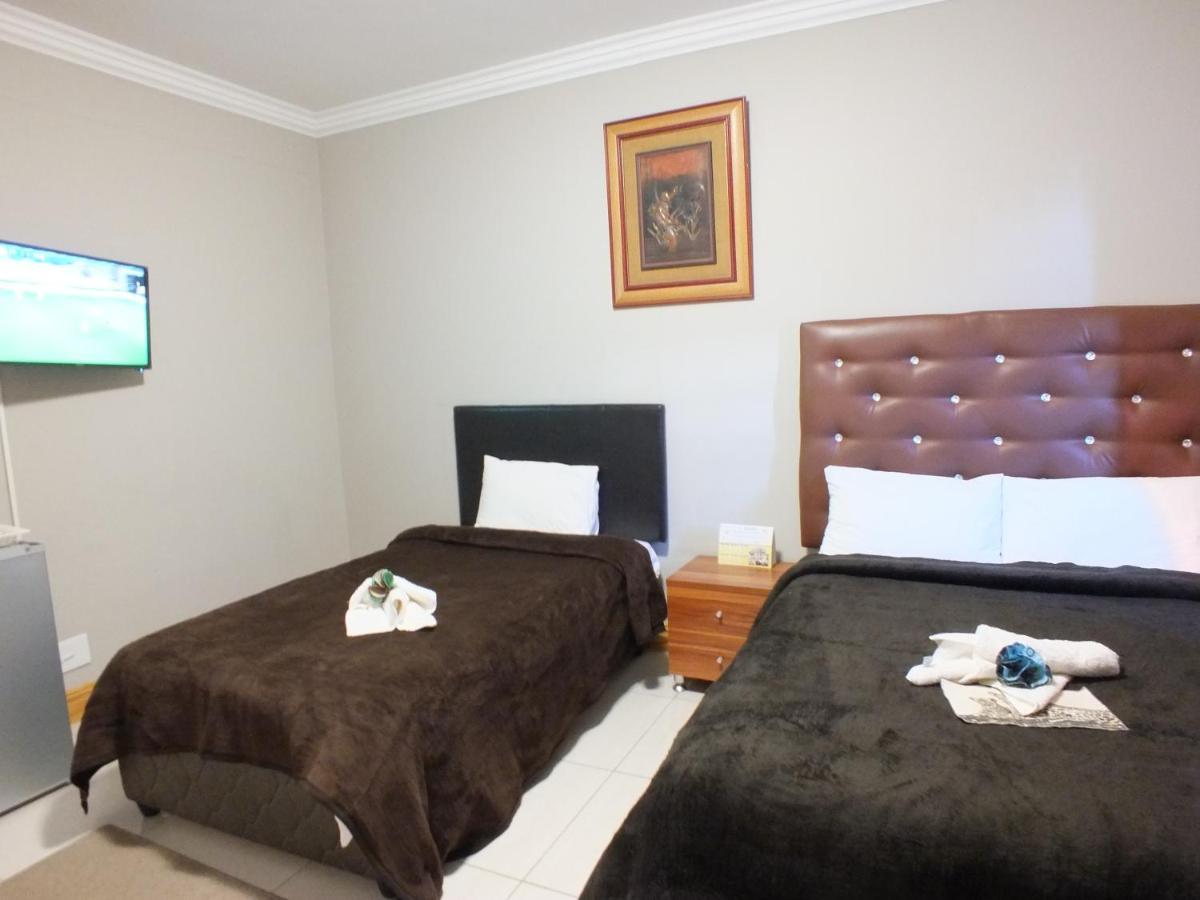 Royal Castle Guest House 빈트후크 외부 사진