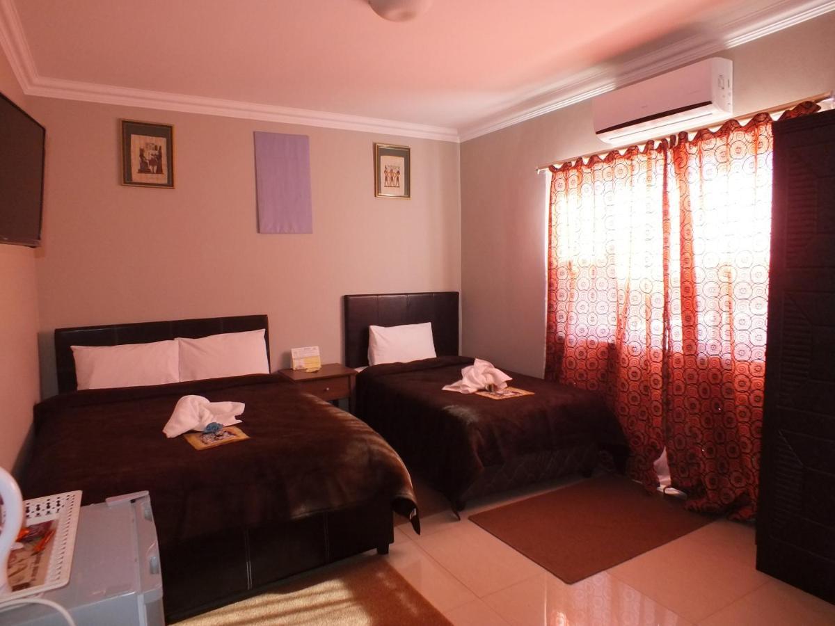 Royal Castle Guest House 빈트후크 외부 사진